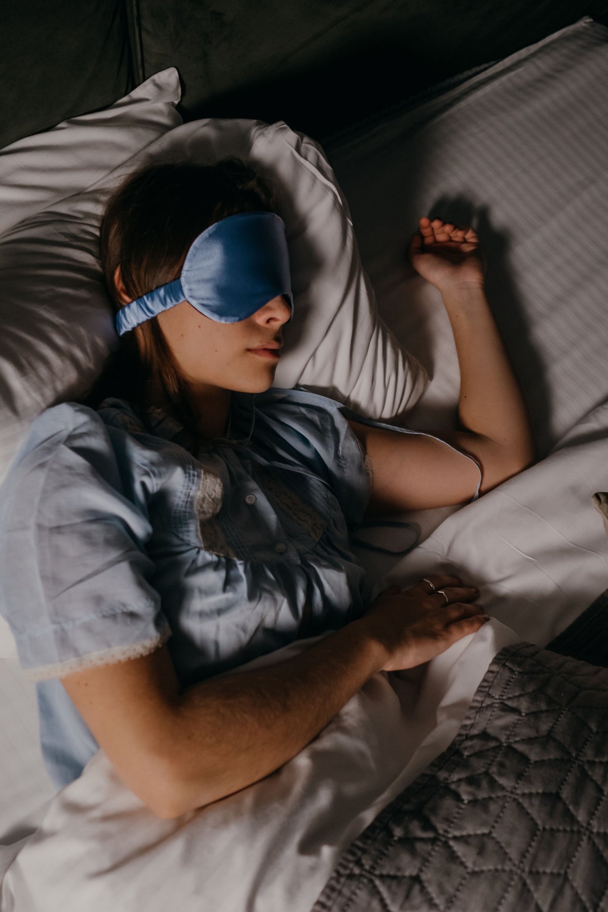 7 Ways Your Menstrual Cycle Affects Your Sleep (And How to Fix It)